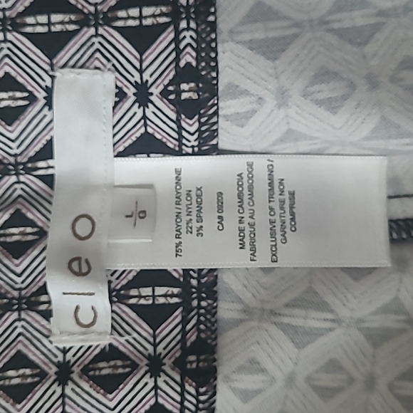 cleo, Size L, white, black, mauve & brown patterned Capris - Picture 3 of 5